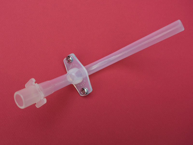 Conexión de la rama externa a suministro de oxígeno humidificado